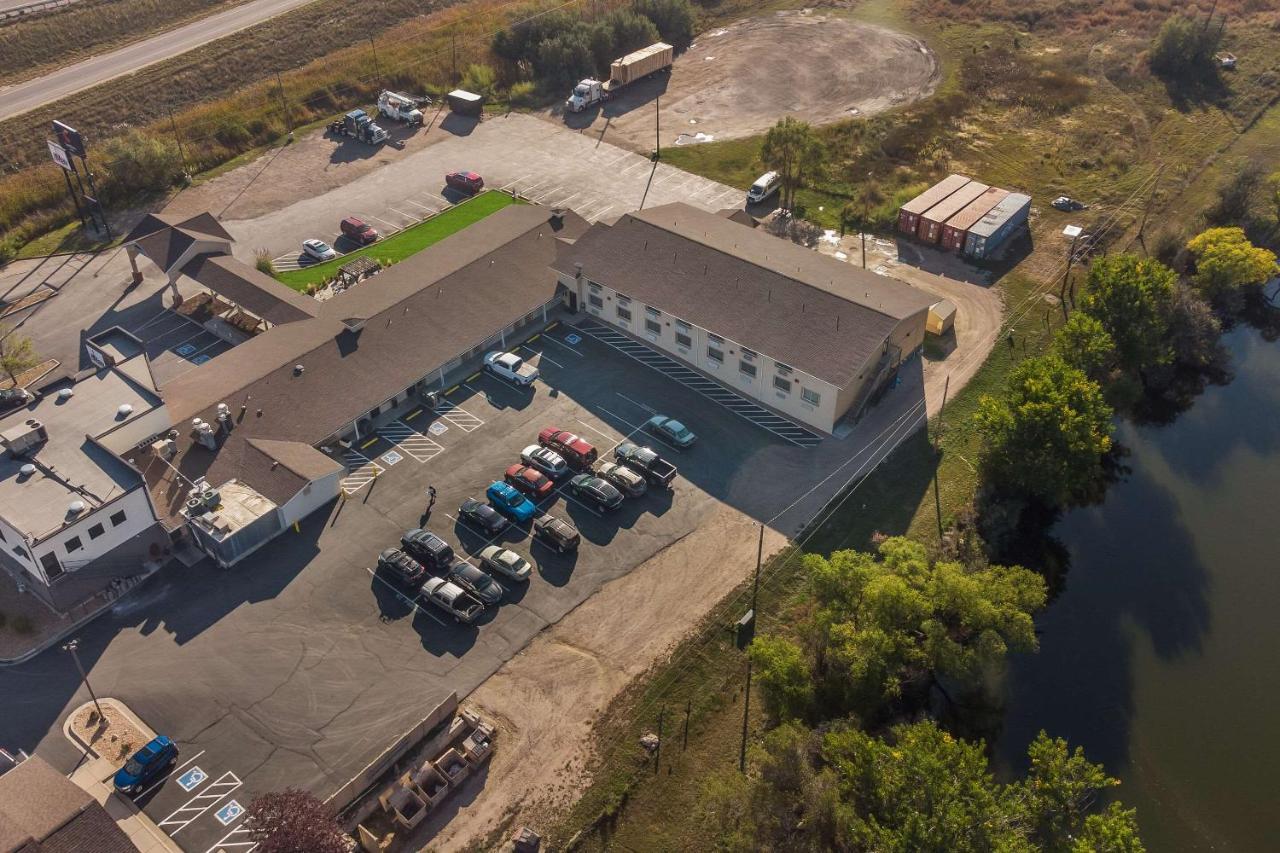 Rodeway Inn Fort Morgan Exterior photo
